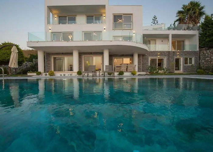 Front Super Boss 2 Villa