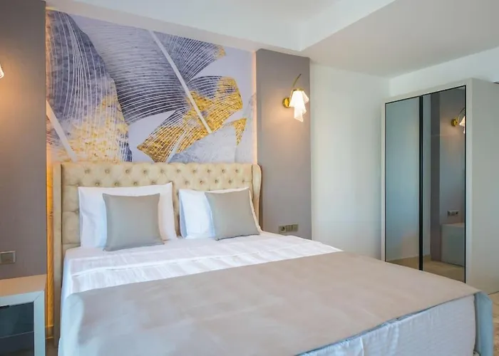 Front Super Boss 2 Villa *