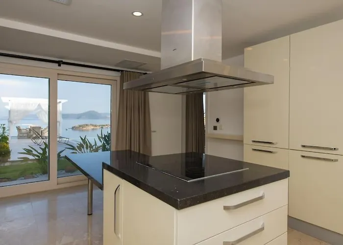 Front Super Boss 2 * Bodrum