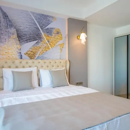 Front Super Boss 2 Villa *