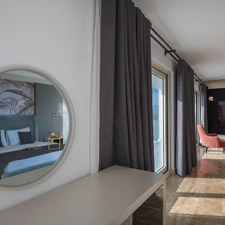 Villa Front Super Vılla Boss 2 *