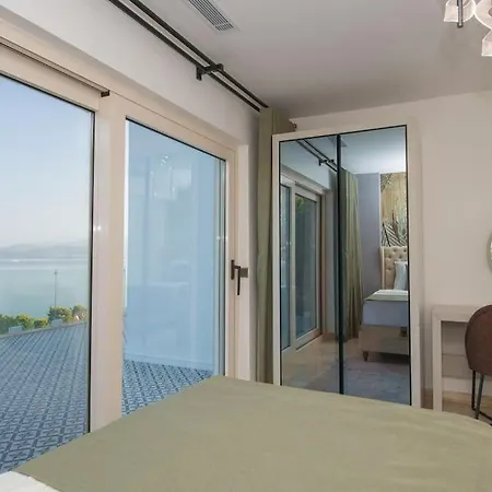 Willa Front Super Boss 2