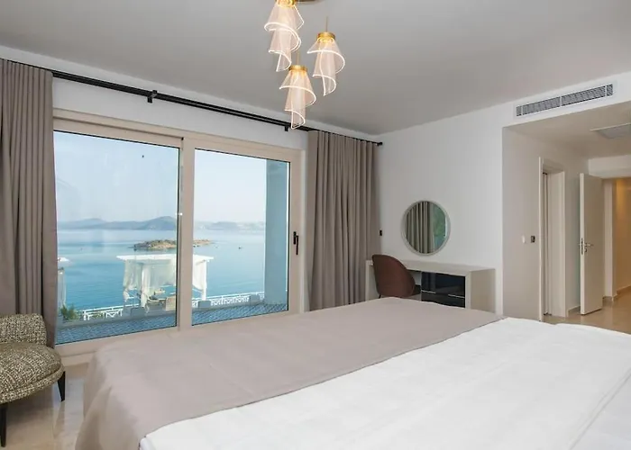 Front Super Boss 2 Βίλα